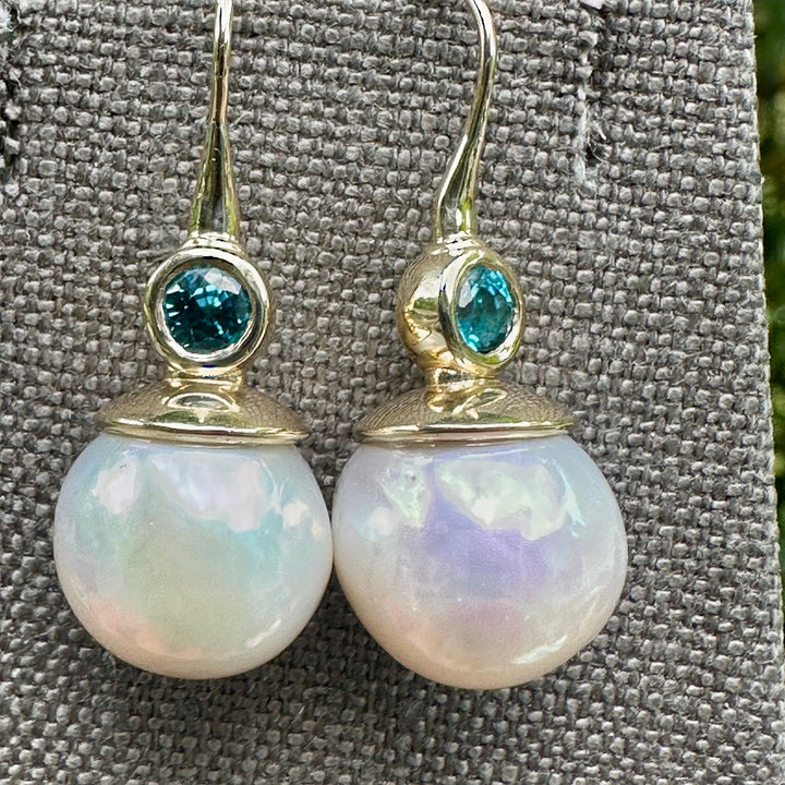 Zircon & freshwater pearl earrings