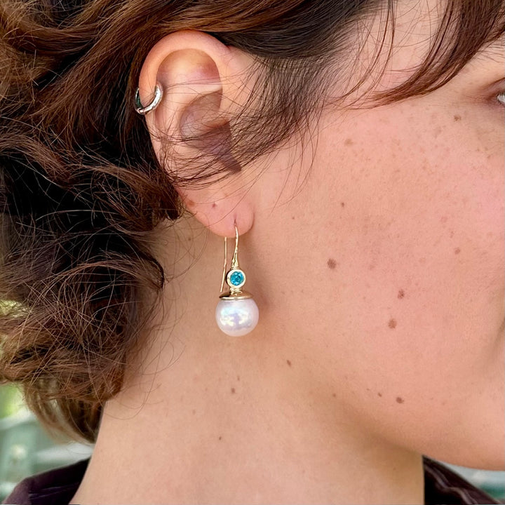 Zircon & freshwater pearl earrings