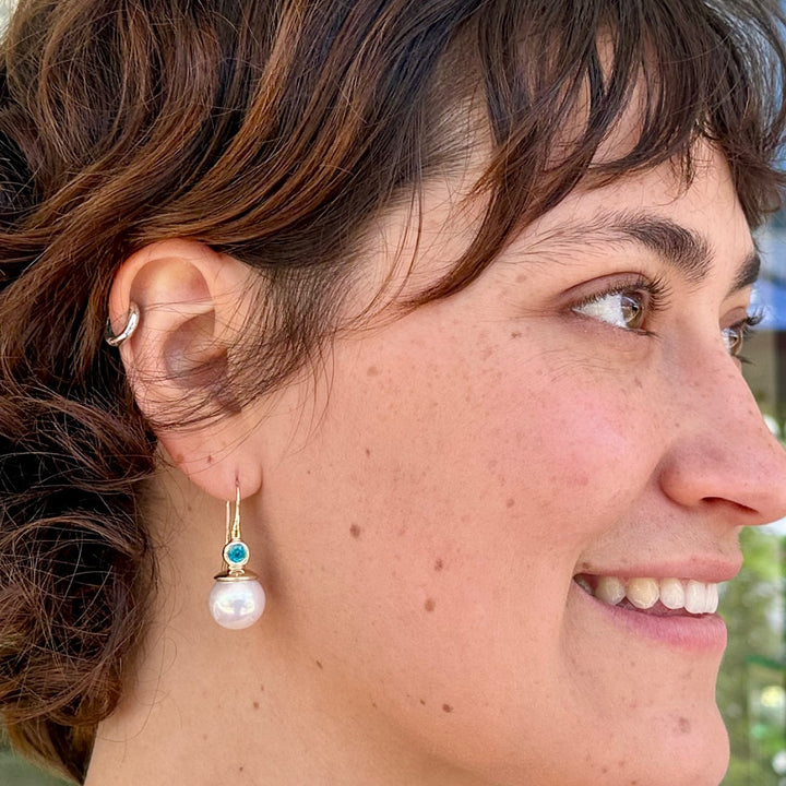 Zircon & freshwater pearl earrings