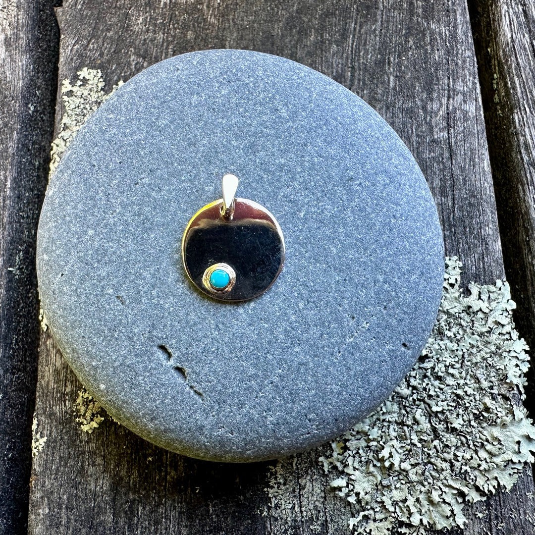 Tiny 9cy pendant with turquoise
