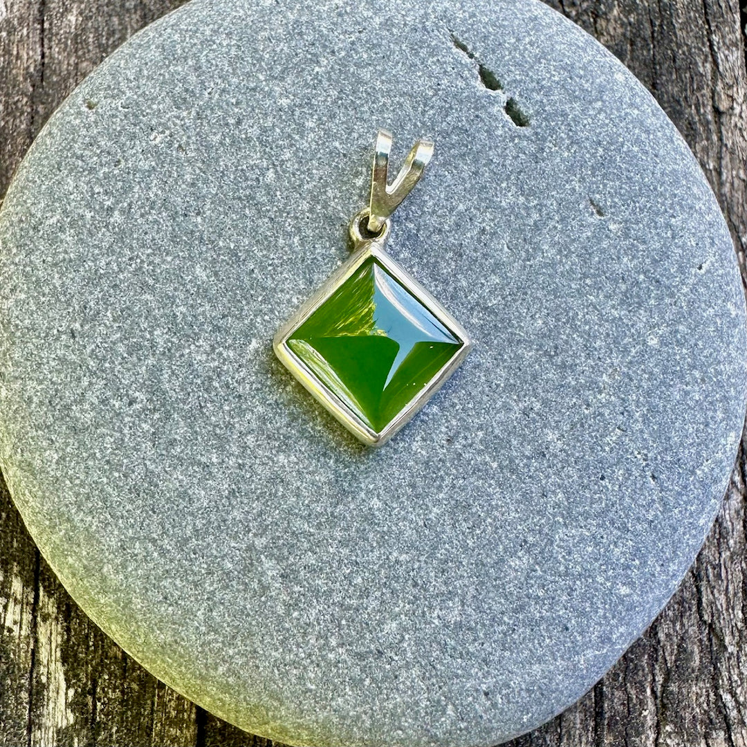 Sterling silver & greenstone pendant