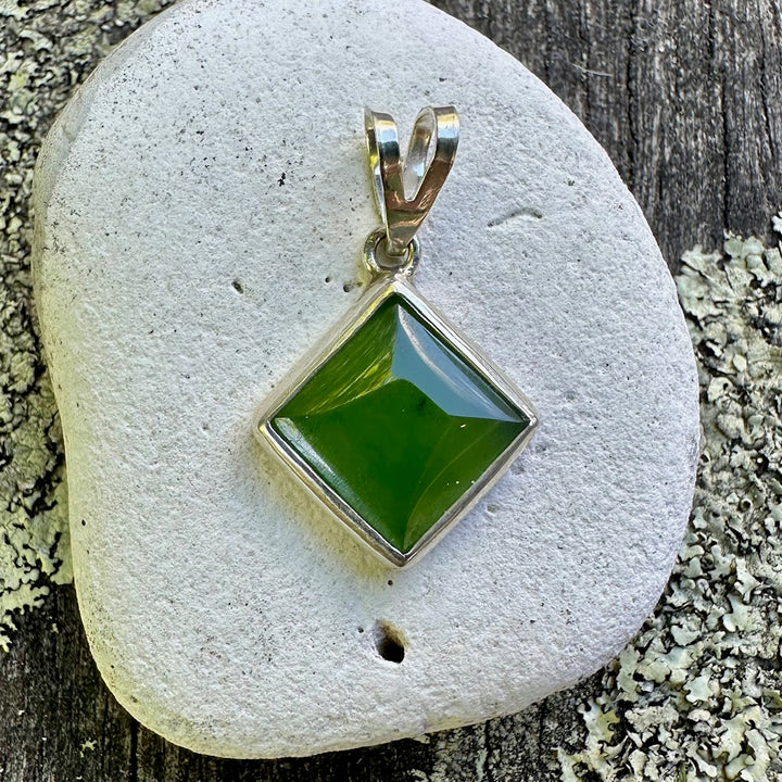 Sterling silver & greenstone pendant