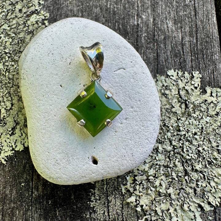 Sterling silver New Zealand greenstone pendant