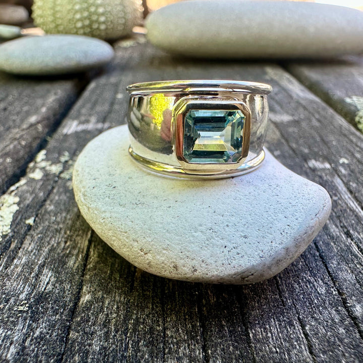Aquamarine Bella ring