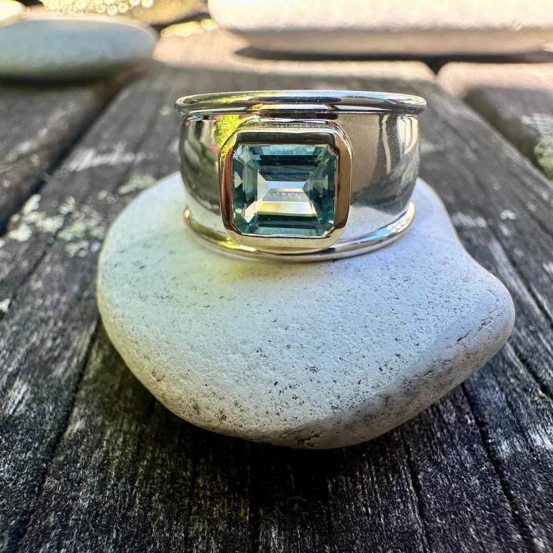 Aquamarine Bella ring