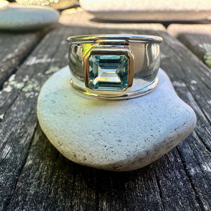 Aquamarine Bella ring