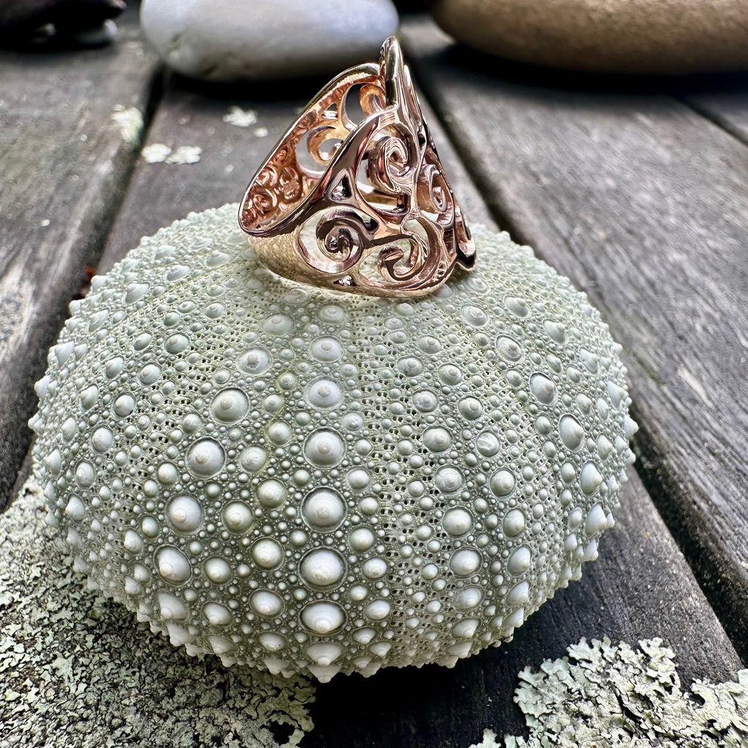 Koru swirl ring in 9 carat rose gold