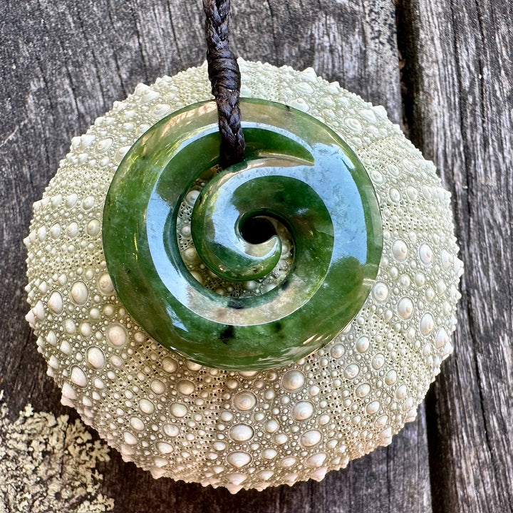 Small simple koru