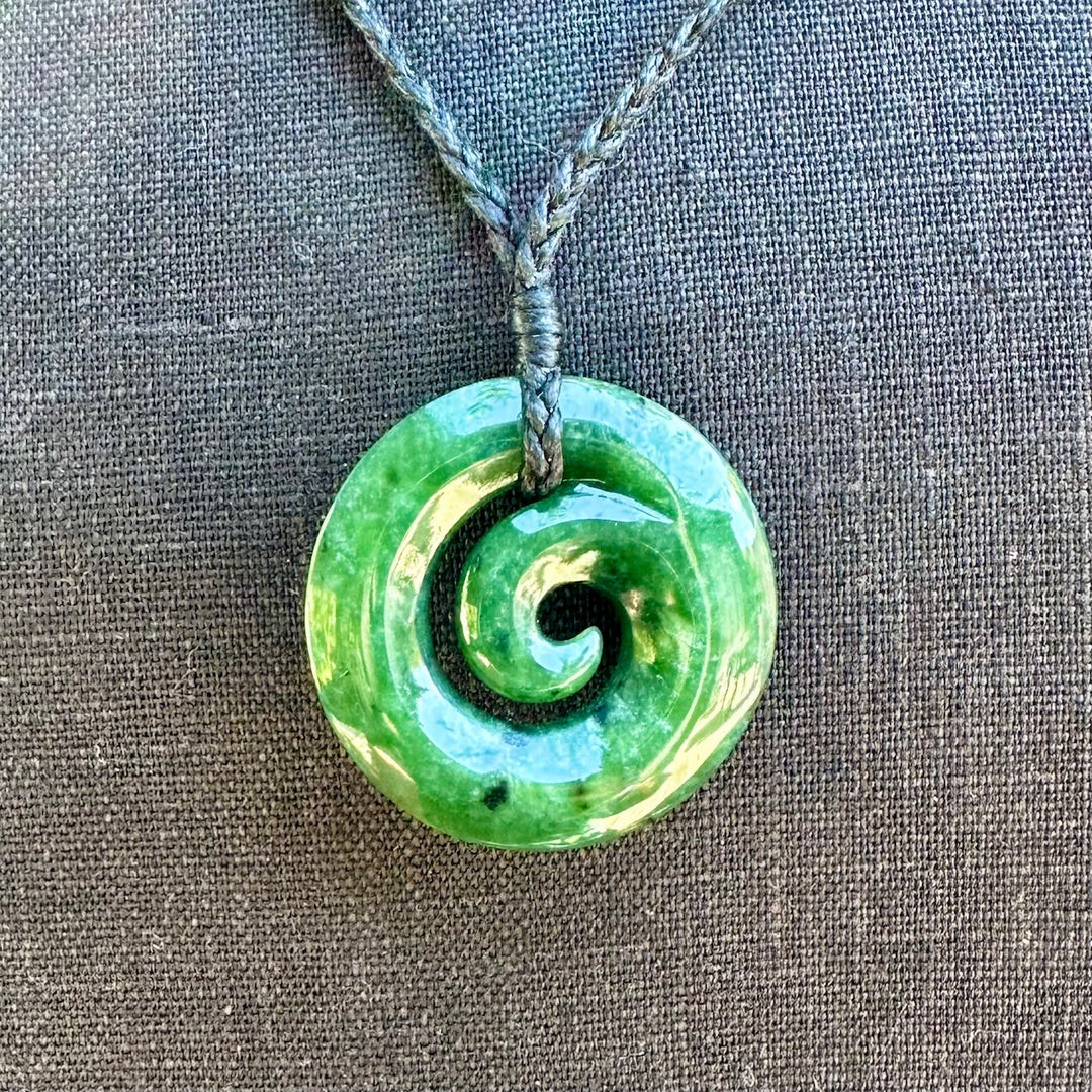Small simple koru
