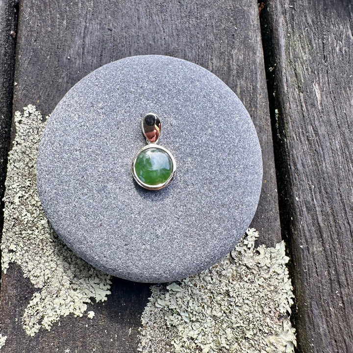 10mm New Zealand greenstone pendant