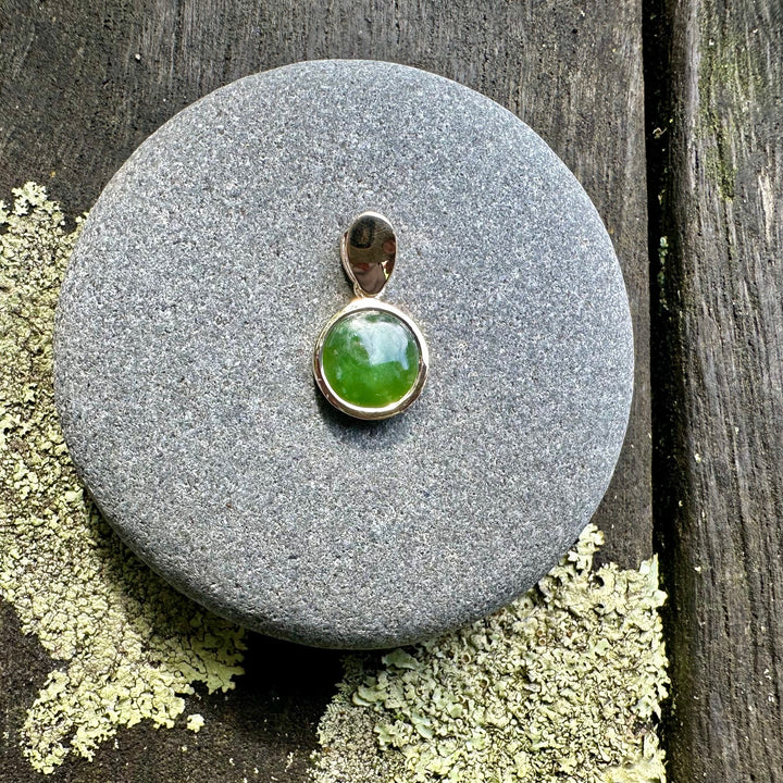 10mm New Zealand greenstone pendant