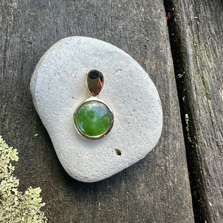 10mm New Zealand greenstone pendant