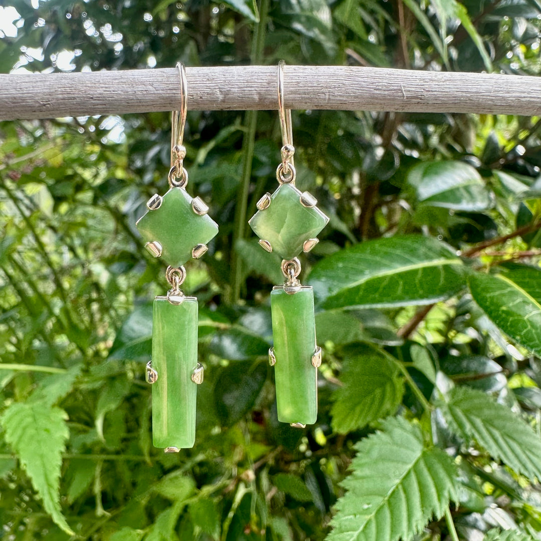 2 tier 9ct NZ greenstone earrings