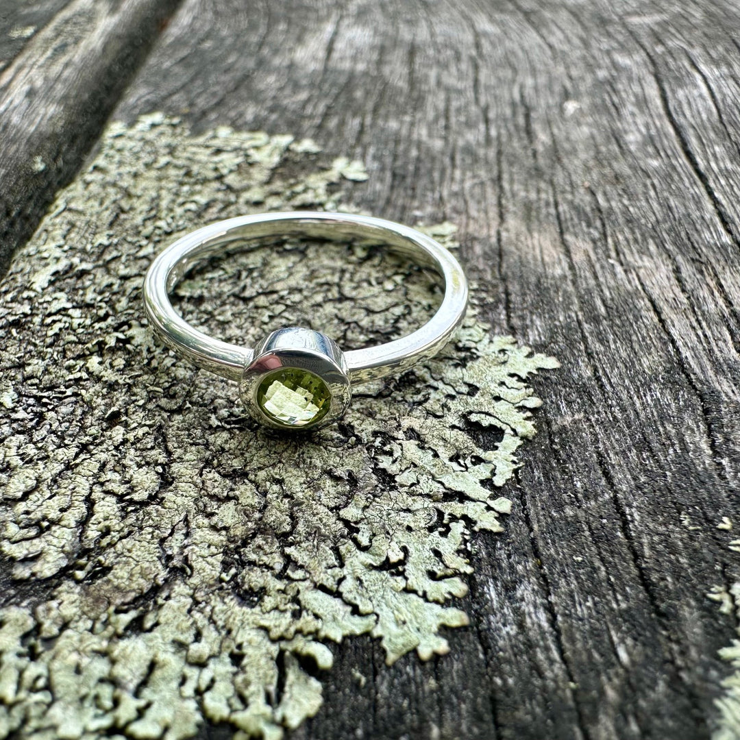 Small peridot ring in sterling silver