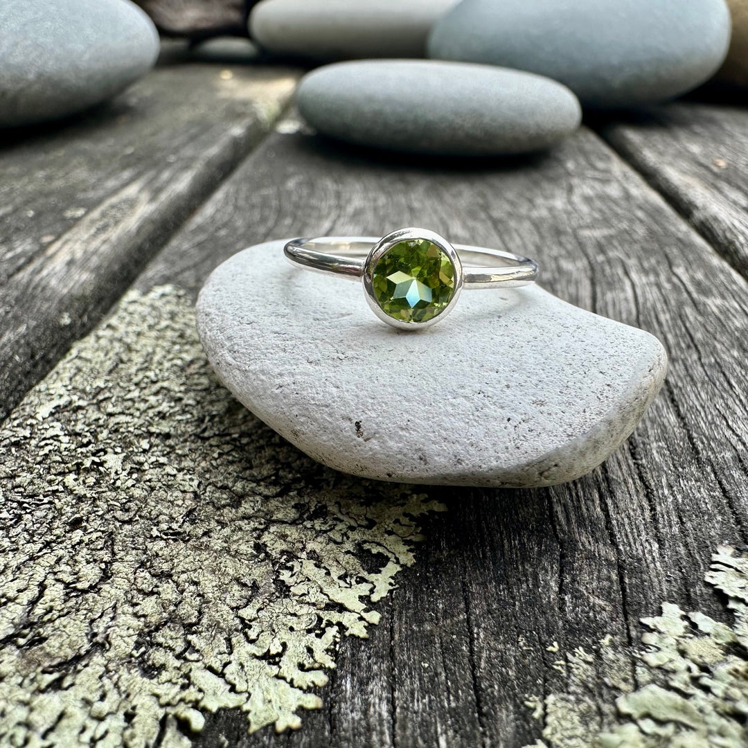 Small peridot ring in sterling silver
