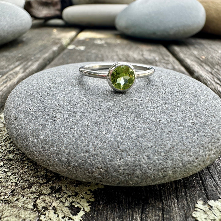 Small peridot ring in sterling silver
