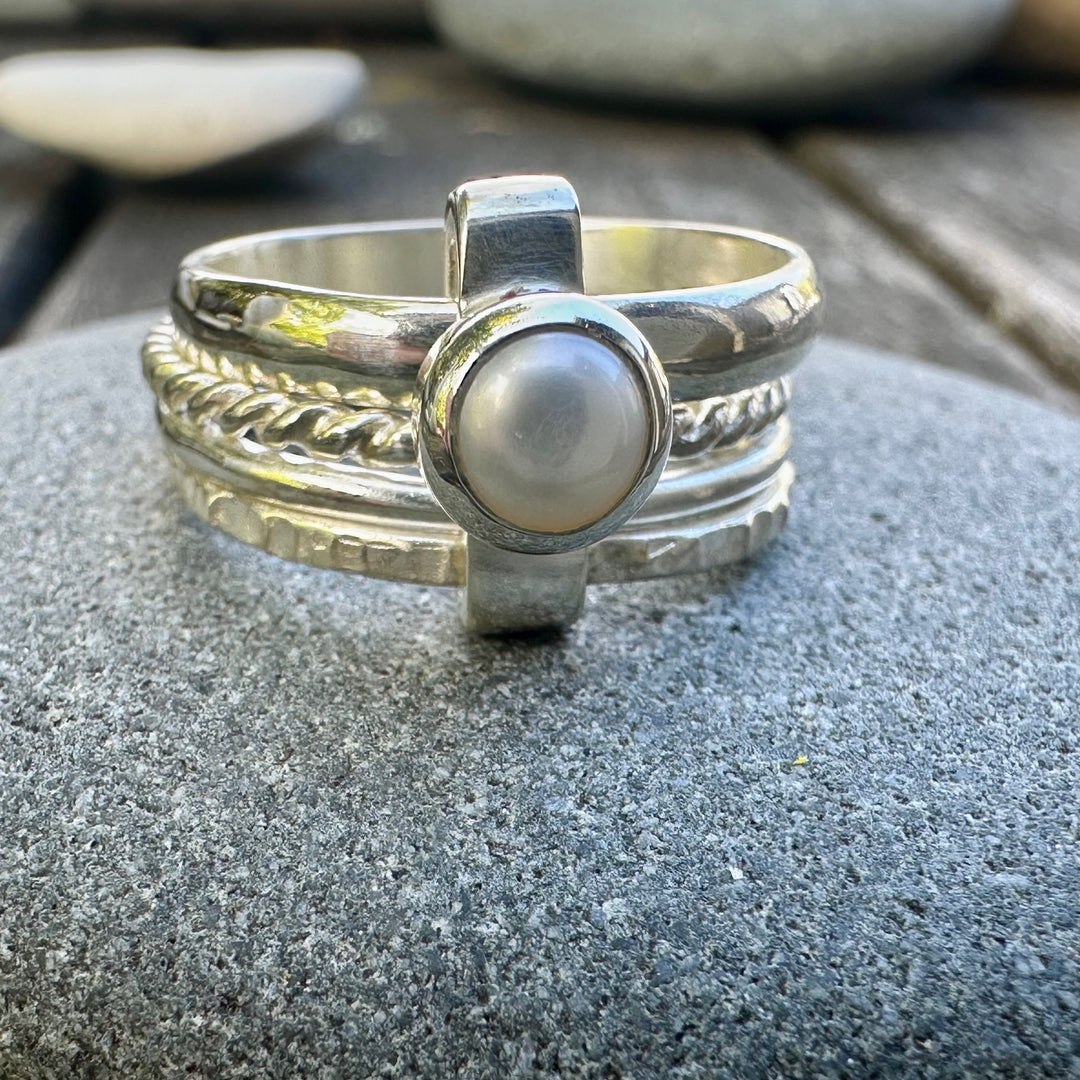 Freshwater pearl fine unity ring