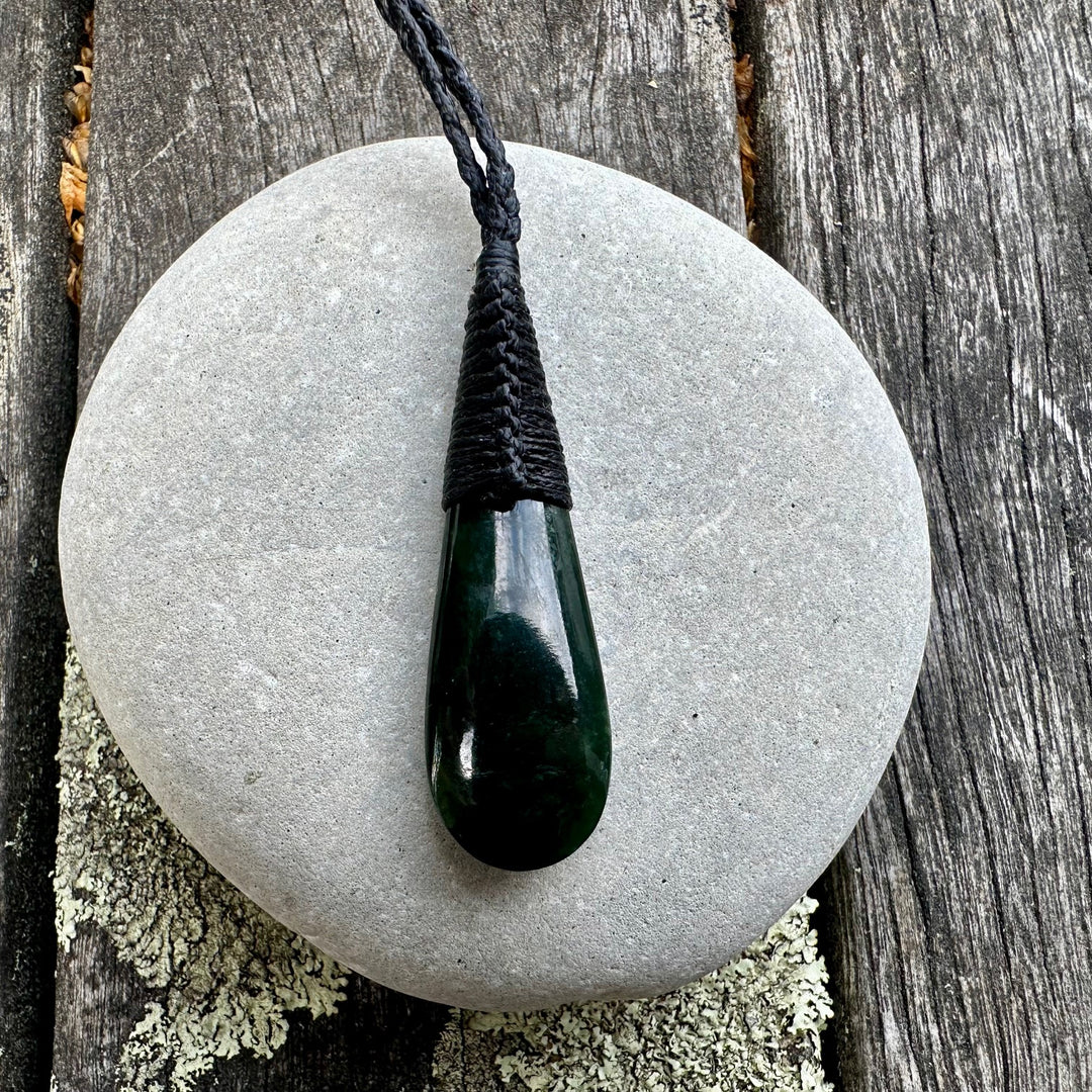 medium NZ greenstone roimata