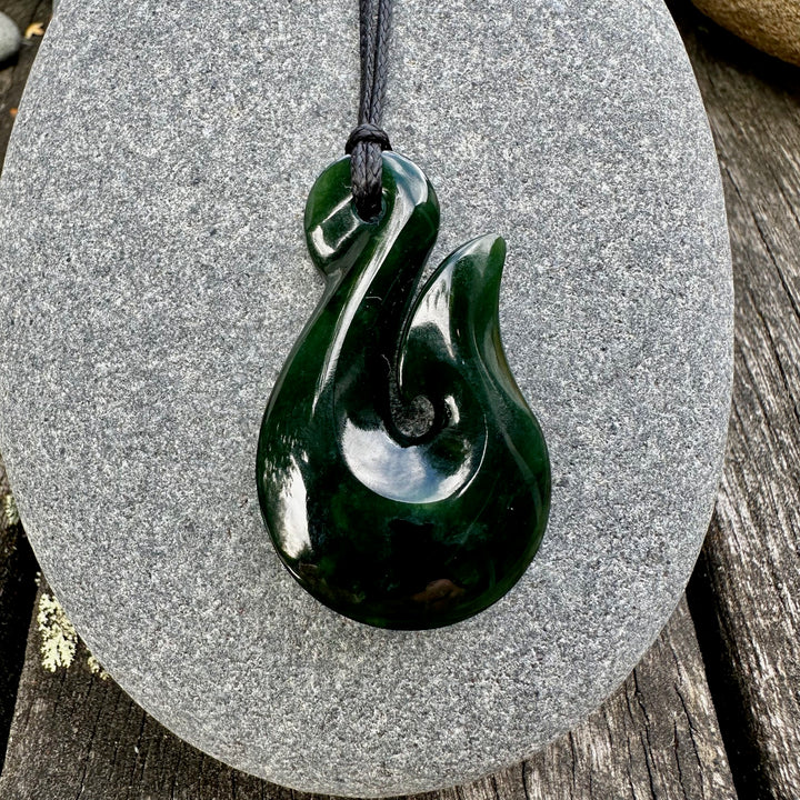 New zealand greenstone matau