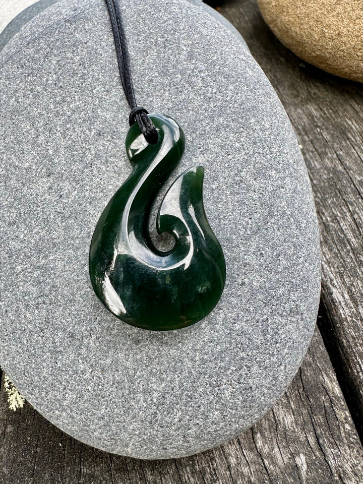New zealand greenstone matau