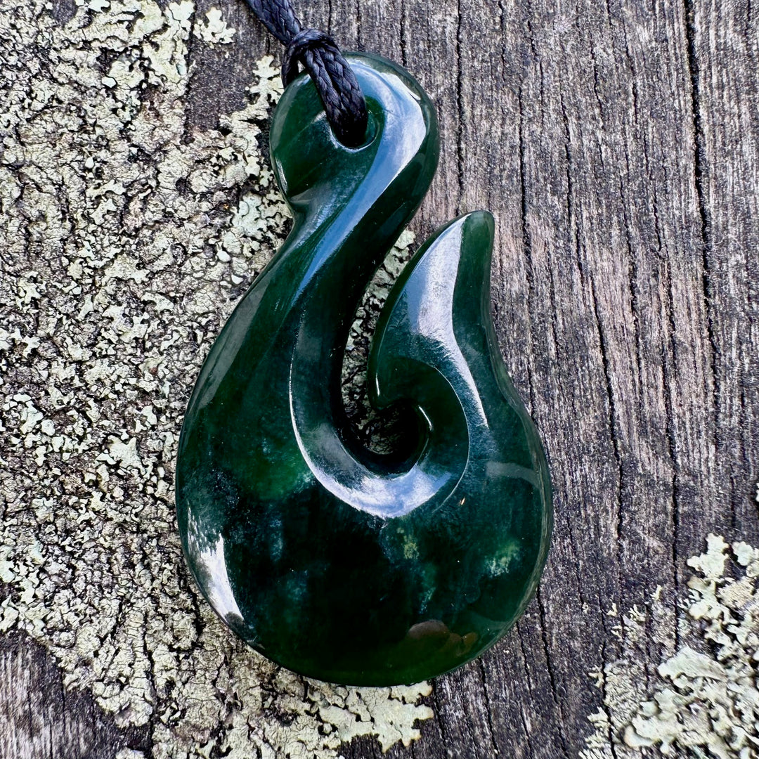 small dark NZ greenstone matau