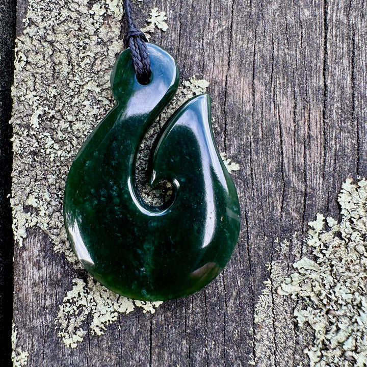 small dark NZ greenstone matau