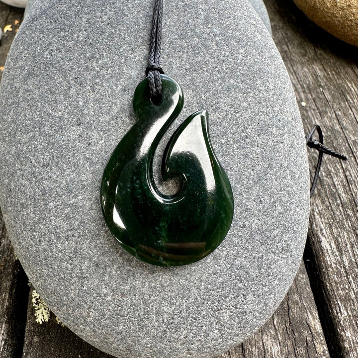 small dark NZ greenstone matau