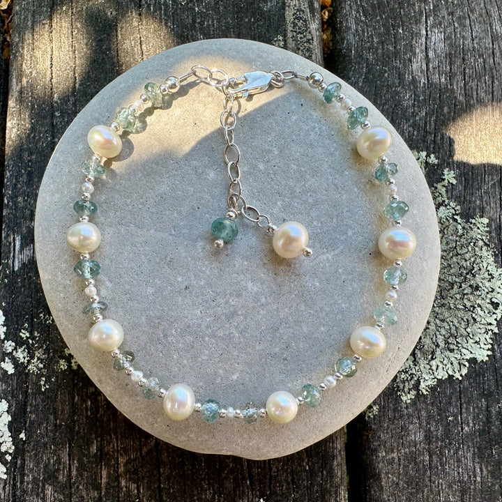 Blue zircon & freshwater pearl bracelet
