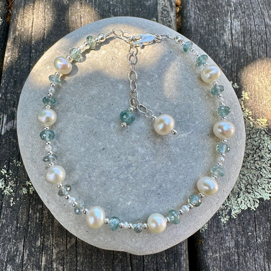 Blue zircon & freshwater pearl bracelet