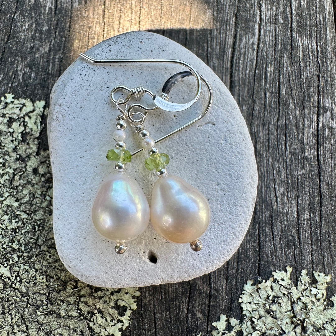 Freshwater pearl & peridot earrings