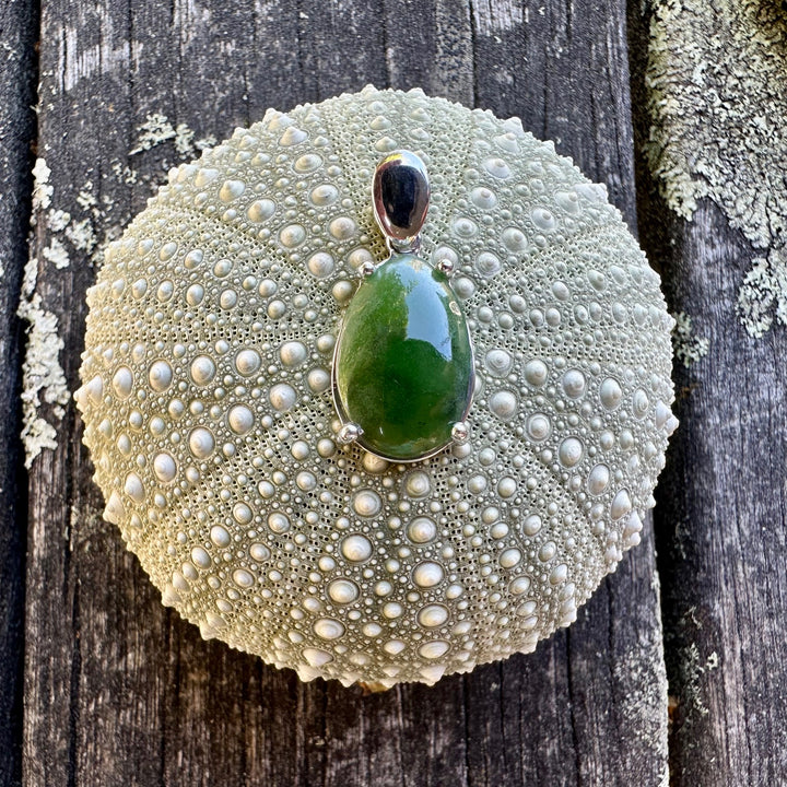 New Zealand greenstone pendant in sterling silver