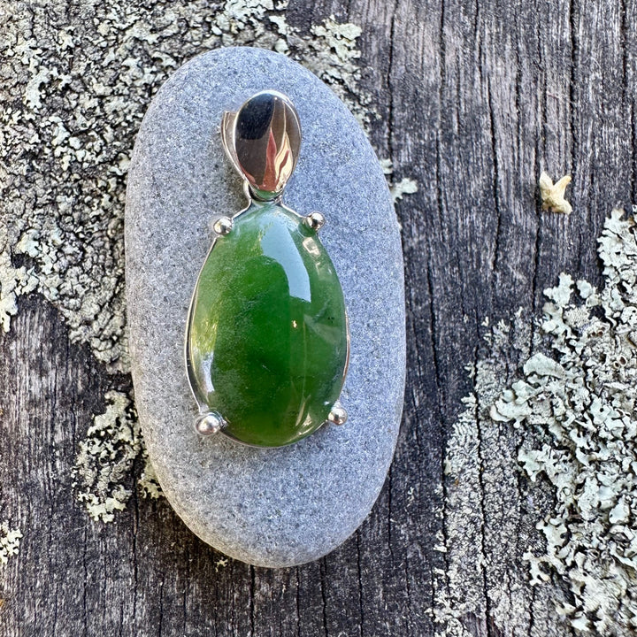 New Zealand greenstone pendant in sterling silver