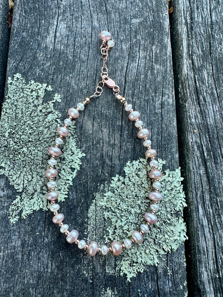 Pink & white freshwater pearl bracelet
