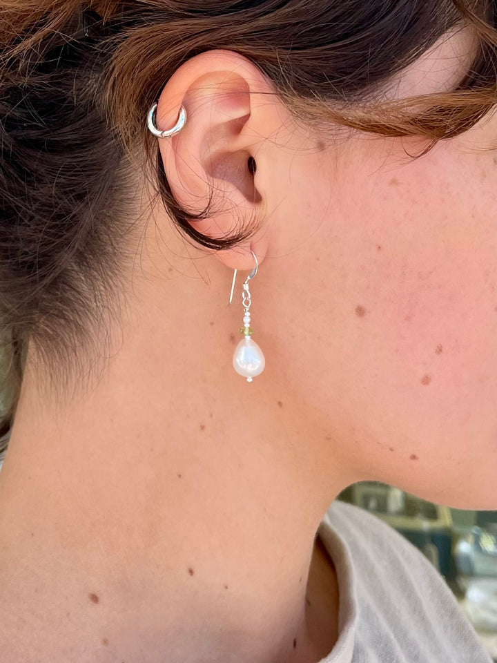 Freshwater pearl & peridot earrings