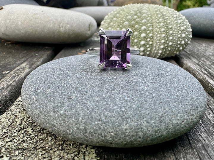 Amethyst Ouruhia ring