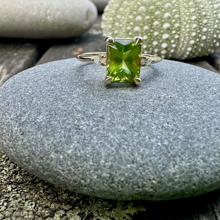 2.41ct Peridot LOLA ring