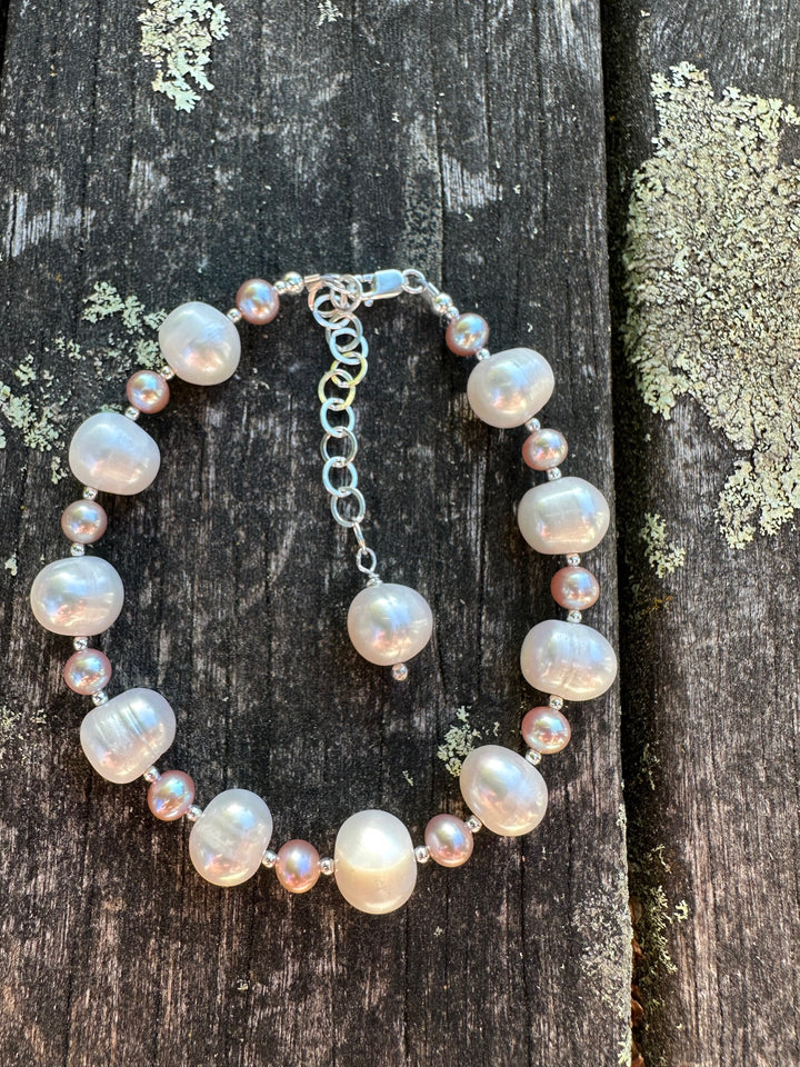white & pink freshwater pearl bracelet