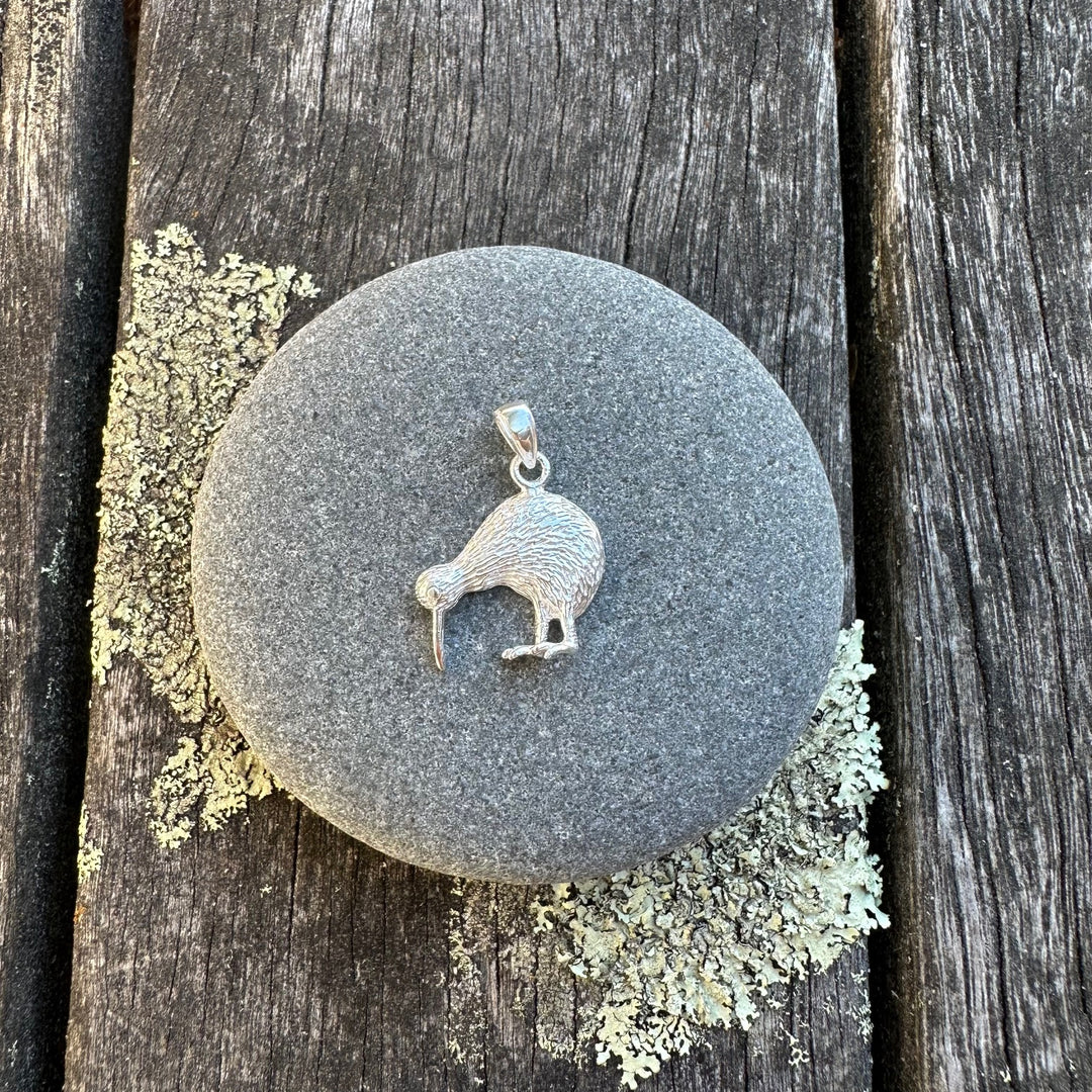 Sterling silver flat kiwi pendant