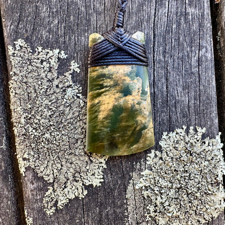 Small matte Marsden flower toki