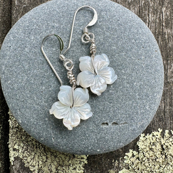 Carved mother of pearl flowers
