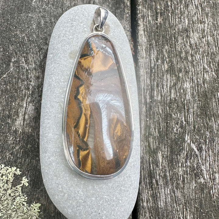 Large tiger iron pendant