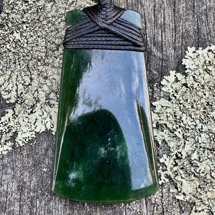 Small dark NZ greenstone toki