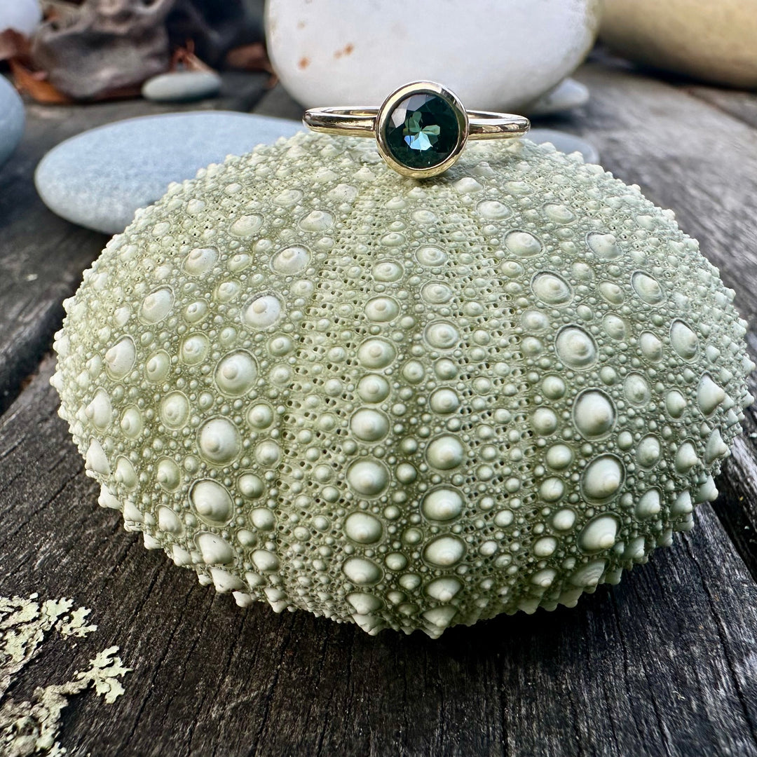 Indicolite tourmaline ring