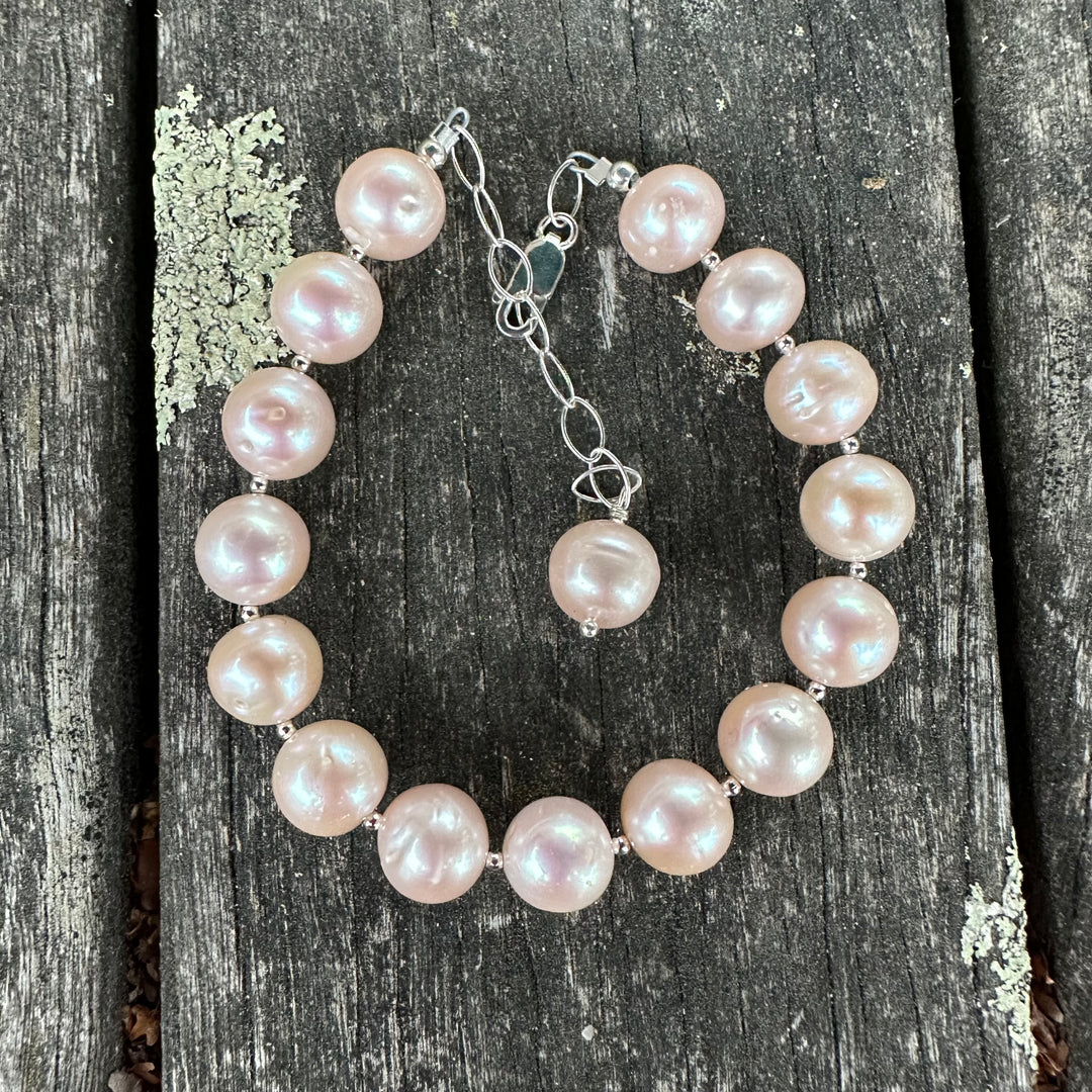 Pale pink freshwater pearl bracelet