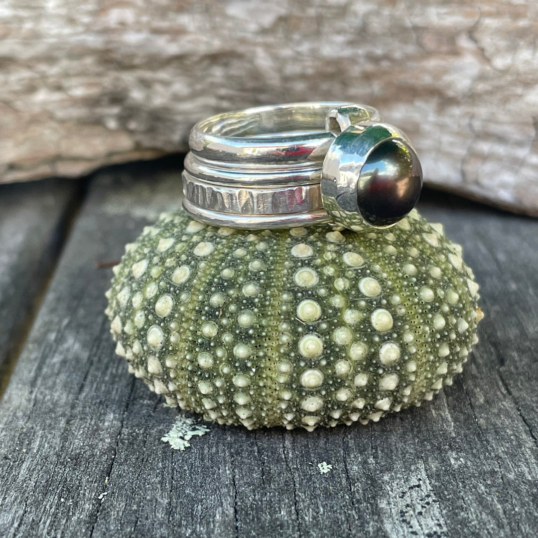 Peacock freshwater pearl Unity ring