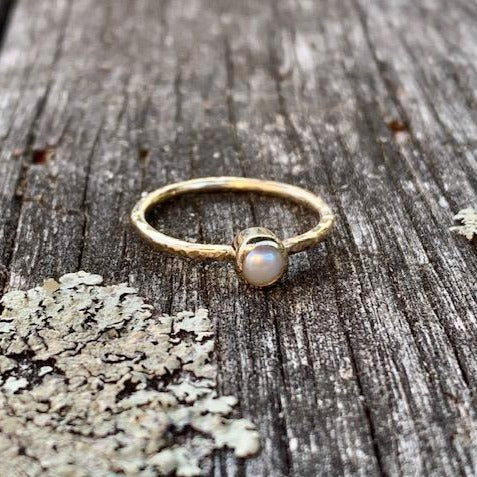 9ct Gold Pearl Ring with Hammered Band