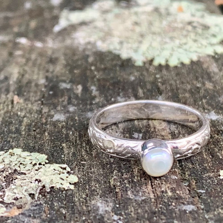 Little Freshwater Pearl Ring with Ornate Band
