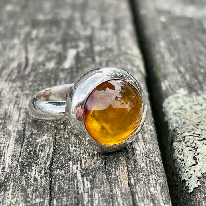Classic Baltic Amber ring