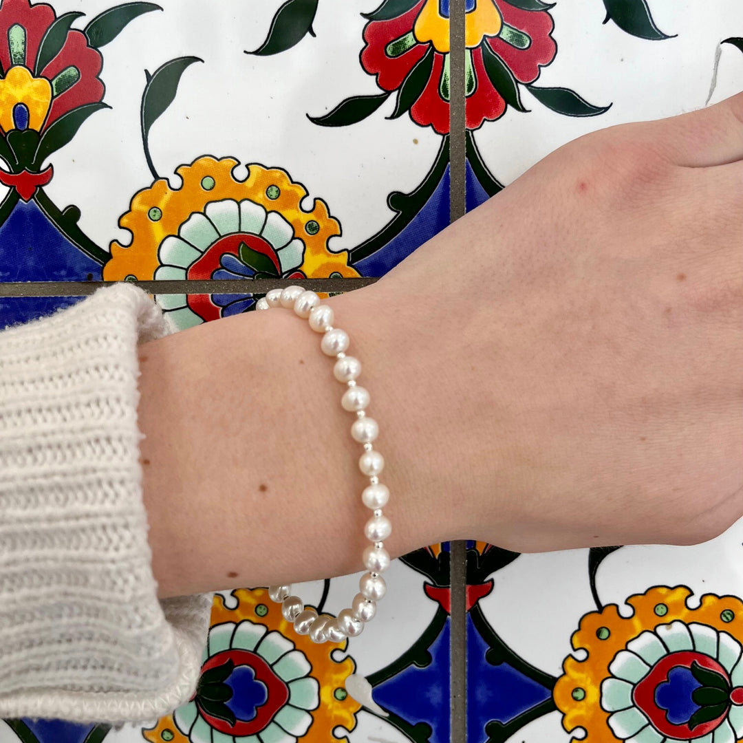 Wee white Freshwater Pearl bracelet
