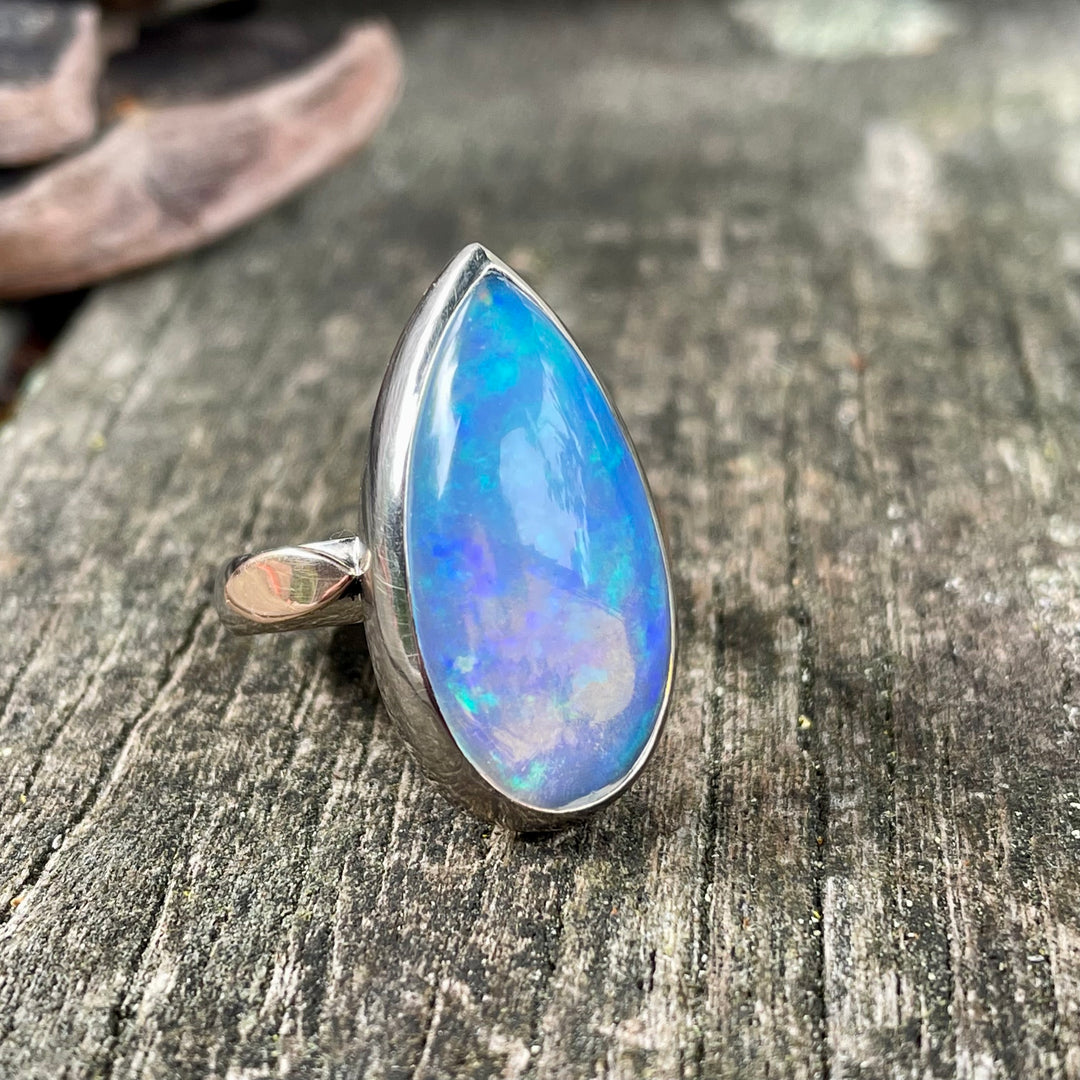 9ct White and Red Gold Ethiopian Opal Ring